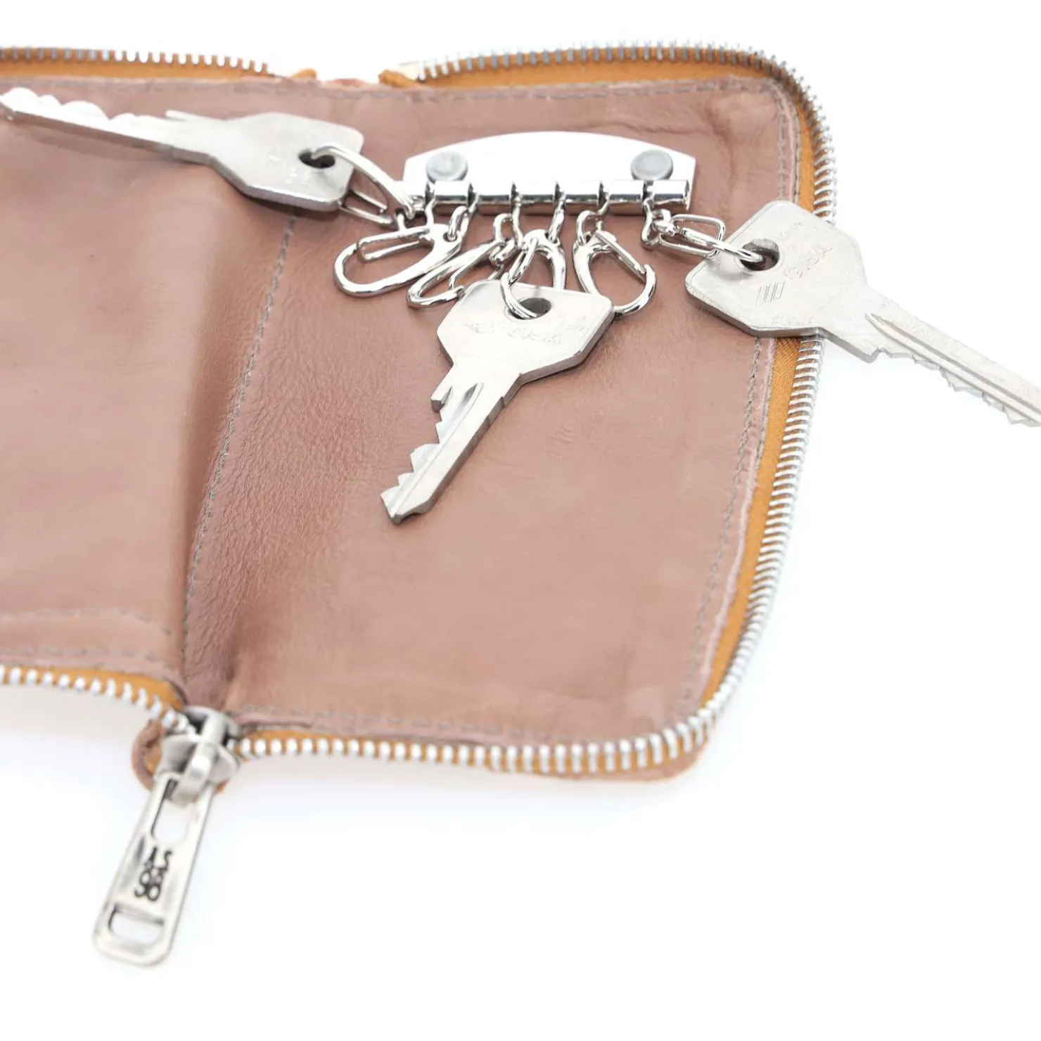 A.S.98 KEYCHAIN BASIL