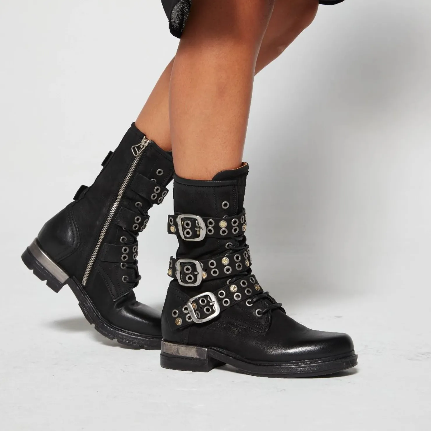 A.S.98 STIEFELETTEN ATTALLA