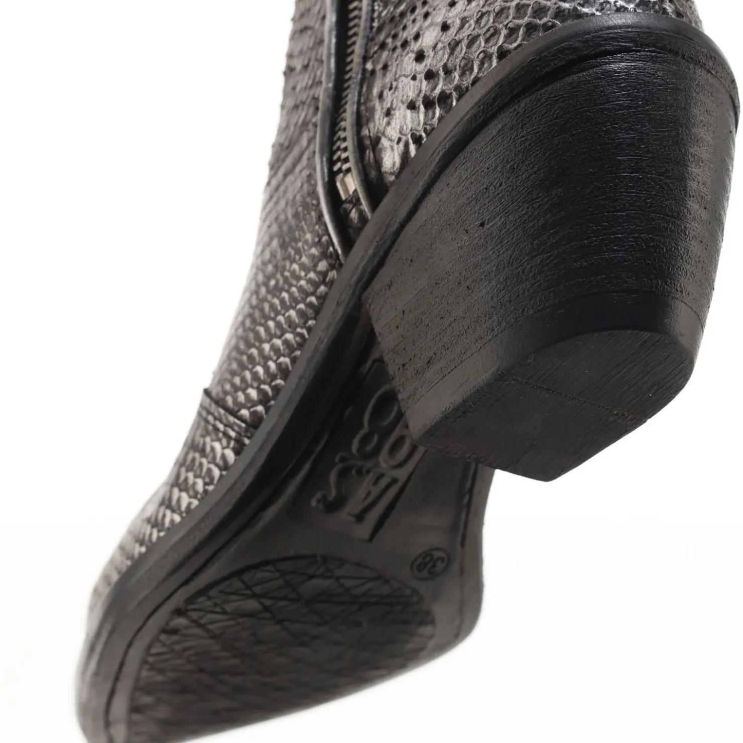 A.S.98 STIEFELETTEN CALEA