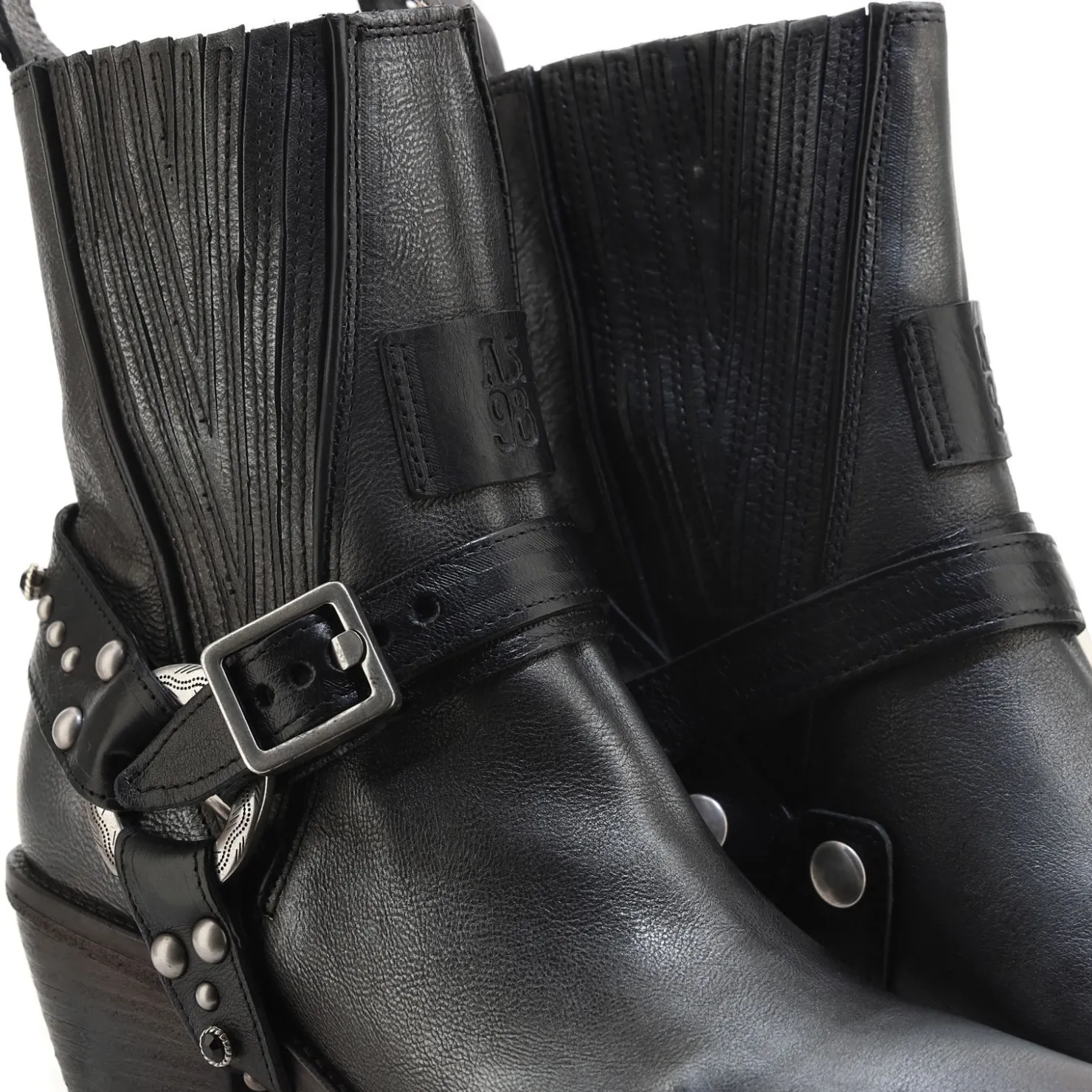 A.S.98 STIEFELETTEN CENTRE