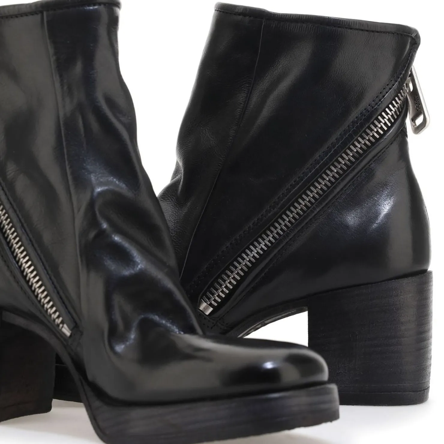 A.S.98 STIEFELETTEN PEONY