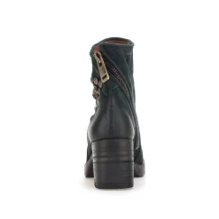 A.S.98 STIEFELETTEN PEONY